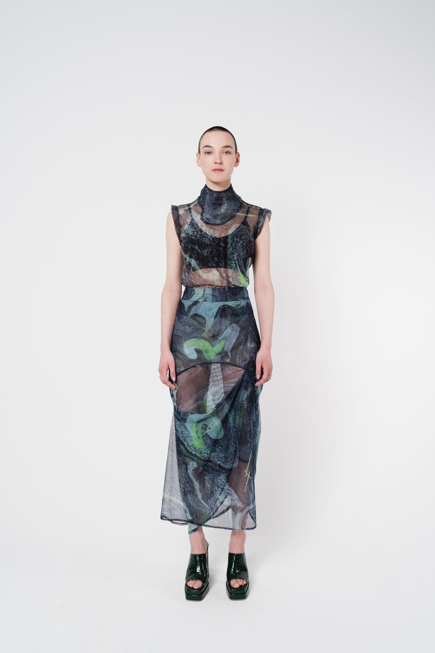 ONT≠KOP Roll-Collar Top