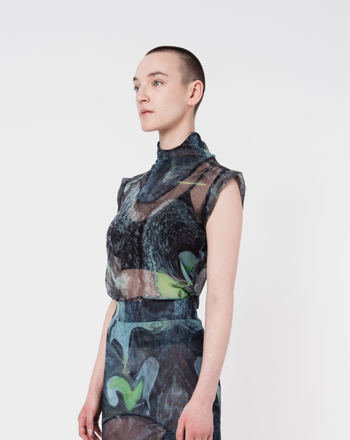 ONT≠KOP Roll-Collar Top